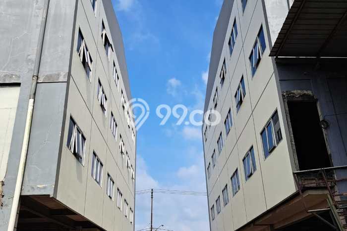 Kantor Dijual di Curug Tangerang dengan Luas Bangunan 1824m2 Kantor Dijual di Curug Tangerang dengan Luas Bangunan 1824m2