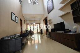 Rumah Elit LB 250m2 Siap Pakai Desain Elegan di Meruya, Jakarta Barat Rumah Elit LB 250m2 Siap Pakai Desain Elegan di Meruya, Jakarta Barat