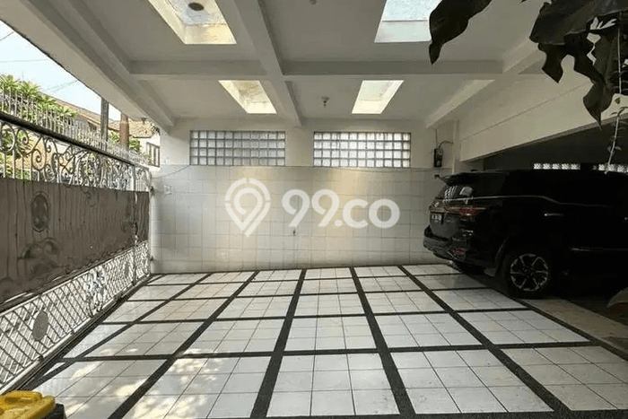 Ready to Use! Luxury House LT 318m2 Desain Modern di Pejaten Ready to Use! Luxury House LT 318m2 Desain Modern di Pejaten