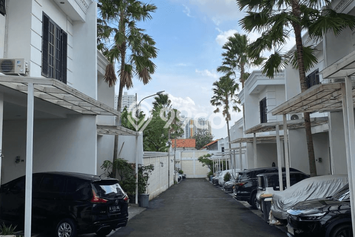 Rumah Elit Modern Siap Huni di Lebak Bulus Jakarta Selatan Rumah Elit Modern Siap Huni di Lebak Bulus Jakarta Selatan