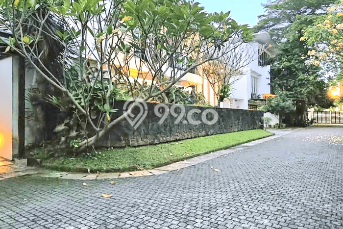 Rumah Mewah LB 550m2 Siap Huni Desain Elegan di Kemang, Jakarta Selatan Rumah Mewah LB 550m2 Siap Huni Desain Elegan di Kemang, Jakarta Selatan