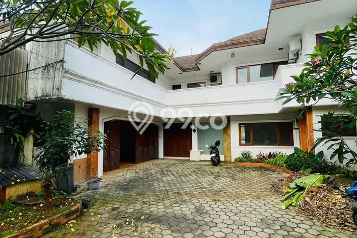 Rumah sewa siap huni 5 KT di Pejaten, Jakarta Selatan Rumah sewa siap huni 5 KT di Pejaten, Jakarta Selatan