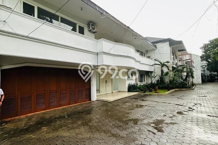 Disewakan! Rumah 5 Kamar Tidur &
5 Kamar Mandi di Pejaten, Jakarta Selatan Disewakan! Rumah 5 Kamar Tidur &
5 Kamar Mandi di Pejaten, Jakarta Selatan