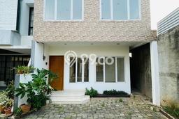 Dijual Rumah Luas Elegan Dengan View Cantik di Pejaten, Jakarta Selatan Dijual Rumah Luas Elegan Dengan View Cantik di Pejaten, Jakarta Selatan