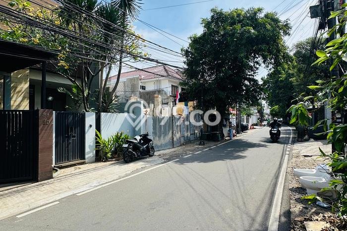 Rumah di Kalibata, Area Asri, 3 KM Rumah di Kalibata, Area Asri, 3 KM