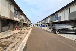 Disewakan! Rumah 3 Kamar Tidur &
3 Kamar Mandi di Gading Serpong, Tangerang Disewakan! Rumah 3 Kamar Tidur &
3 Kamar Mandi di Gading Serpong, Tangerang
