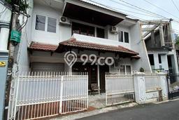 Rumah Minimalis Dijual Lokasi Tebet 5 Kamar dengan Luas Tanah 135m2 Rumah Minimalis Dijual Lokasi Tebet 5 Kamar dengan Luas Tanah 135m2