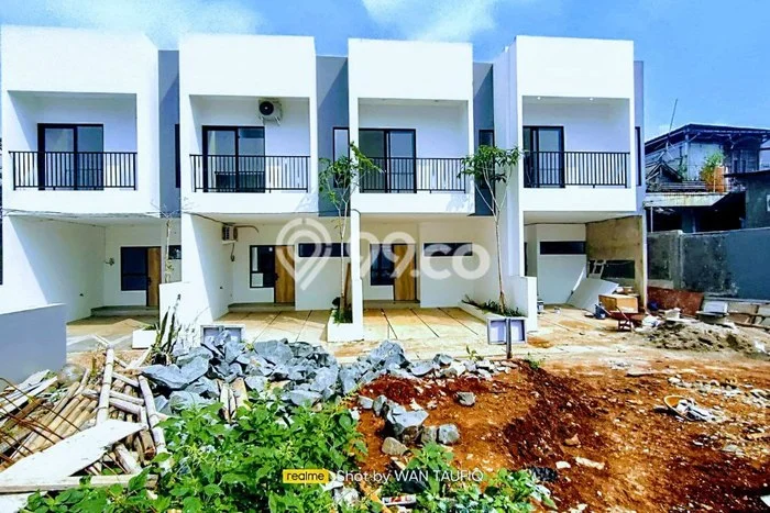 Jual Rumah Strategis Bagus Punya 2 KT di Ciracas Jakarta Timur SHM Jual Rumah Strategis Bagus Punya 2 KT di Ciracas Jakarta Timur SHM