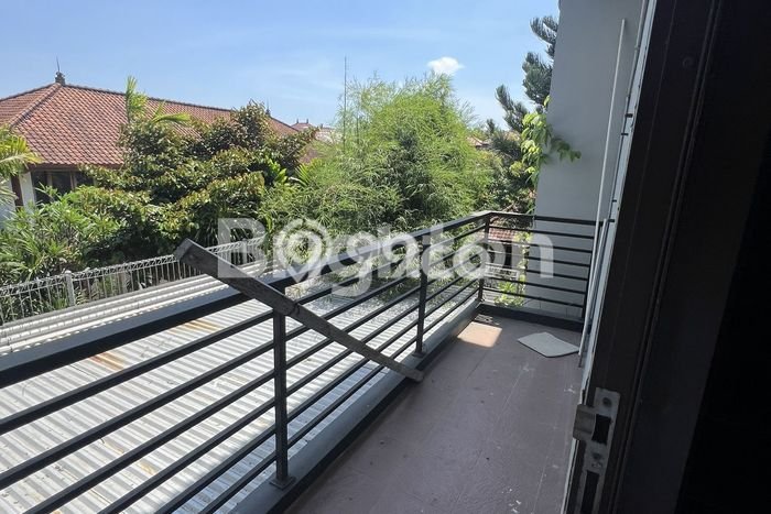 Area Ramai! Ruko Dijual di Denpasar Selatan untuk Bisnis Luas Bangunan 300m2 Area Ramai! Ruko Dijual di Denpasar Selatan untuk Bisnis Luas Bangunan 300m2