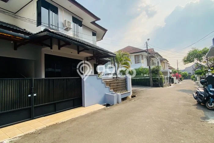 Rumah Sewa Jakarta Selatan LT 216m2 LB 205m2 Kawasan Pejaten Rumah Sewa Jakarta Selatan LT 216m2 LB 205m2 Kawasan Pejaten