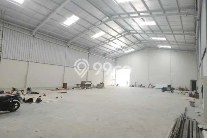LOKASI STRATEGIS! Gudang Disewakan di Cipondoh, Luas 615m2m², Area Ramai LOKASI STRATEGIS! Gudang Disewakan di Cipondoh, Luas 615m2m², Area Ramai