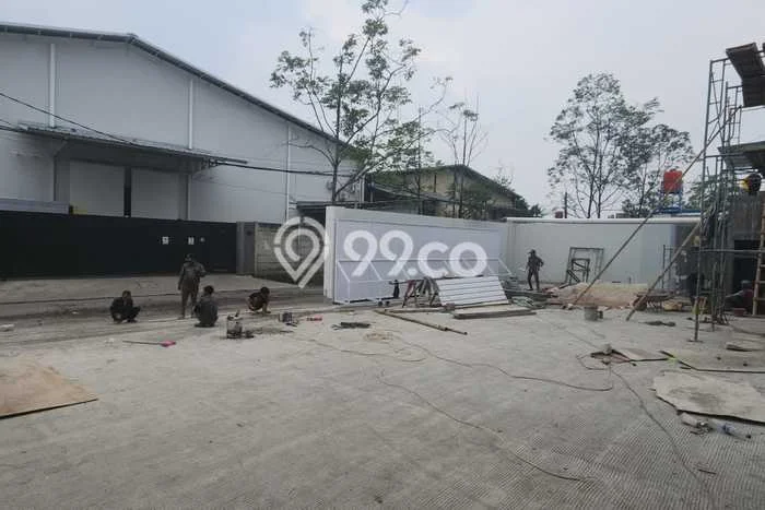 LOKASI STRATEGIS! Gudang Disewakan di Cipondoh, Luas 615m2m², Area Ramai LOKASI STRATEGIS! Gudang Disewakan di Cipondoh, Luas 615m2m², Area Ramai