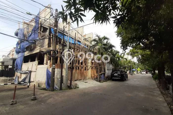 Dijual Rumah 3 Kamar Lokasi Ideal Bagus dan Strategis di Kelapa Gading Dijual Rumah 3 Kamar Lokasi Ideal Bagus dan Strategis di Kelapa Gading