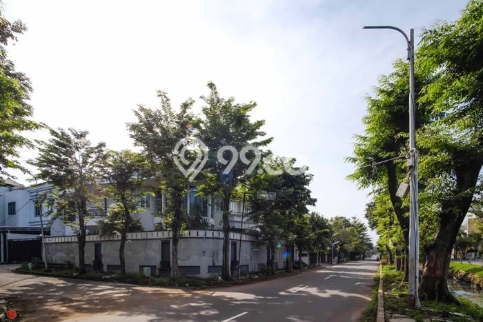 Hunian Elit LB 600m2 Siap Pakai Desain Elegan di Intercon, Jakarta Barat Hunian Elit LB 600m2 Siap Pakai Desain Elegan di Intercon, Jakarta Barat