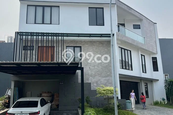 Rumah Mewah LB 350m2 Siap Pakai Desain Elegan di Modernland, Tangerang Rumah Mewah LB 350m2 Siap Pakai Desain Elegan di Modernland, Tangerang