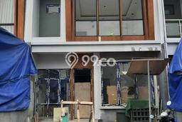 Jual Rumah Mewah Megah Dengan View Eksklusif di Metland Puri, Jakarta Barat Jual Rumah Mewah Megah Dengan View Eksklusif di Metland Puri, Jakarta Barat
