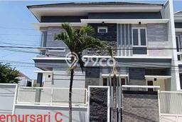 HARGA SPECIAL! Rumah Asri lokasi Wonocolo, Luas 114m2m² LB 145m2m² HARGA SPECIAL! Rumah Asri lokasi Wonocolo, Luas 114m2m² LB 145m2m²