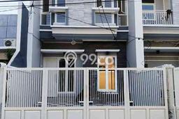 Rumah Harga Nego 4 Kamar Tidur di Mulyosari, Keamanan 24 Jam, Surabaya Rumah Harga Nego 4 Kamar Tidur di Mulyosari, Keamanan 24 Jam, Surabaya