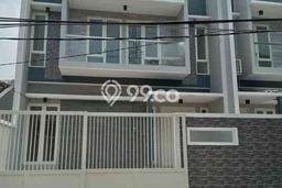 Ready to Use! Luxury House LT 129m2 Desain Elegan di Manyar Ready to Use! Luxury House LT 129m2 Desain Elegan di Manyar