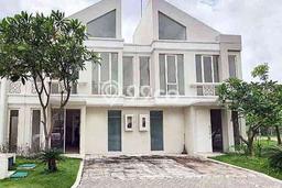 For Sale Hunian Rumah Terawat 2 Kamar di Pakuwon, Surabaya For Sale Hunian Rumah Terawat 2 Kamar di Pakuwon, Surabaya