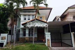 Rumah di Graha, Surabaya, Luas 210m² Bangunan 300m² Rumah di Graha, Surabaya, Luas 210m² Bangunan 300m²