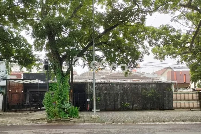 Rumah Strategis 5 Kamar Tidur dan 4 Kamar Mandi di , Dekat Pusat Kota, Bandung Rumah Strategis 5 Kamar Tidur dan 4 Kamar Mandi di , Dekat Pusat Kota, Bandung