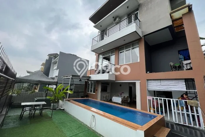 BEST CHOICE! Rumah area , LT 220m2m² Bangunan 300m2m² BEST CHOICE! Rumah area , LT 220m2m² Bangunan 300m2m²
