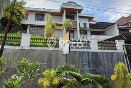 For Sale! Luxury House LT 505m2 Desain Modern di Setra Duta For Sale! Luxury House LT 505m2 Desain Modern di Setra Duta