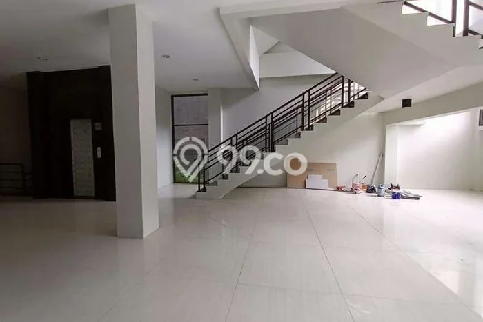 Unit Komersial Dijual di Bandung LT 1120m2 & LB 2700m2 Unit Komersial Dijual di Bandung LT 1120m2 & LB 2700m2
