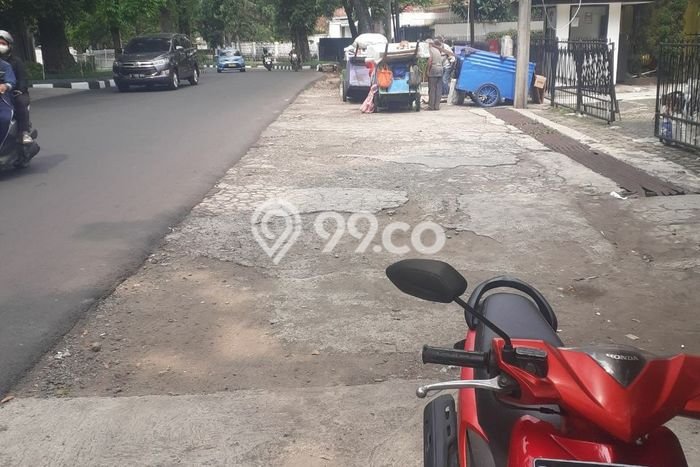DIJUAL CEPAT! Rumah Ready Stock Lokasi Premium Cipaganti, LT 884m2m² Bangunan 600m2m² DIJUAL CEPAT! Rumah Ready Stock Lokasi Premium Cipaganti, LT 884m2m² Bangunan 600m2m²