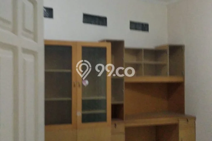 Rumah sewa siap huni 5 Kamar Tidur di Mulyosari, Surabaya Rumah sewa siap huni 5 Kamar Tidur di Mulyosari, Surabaya