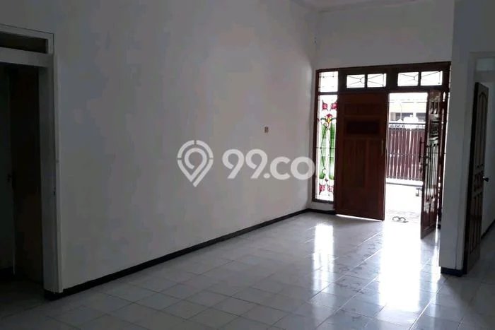 Rumah area Sidoarjo, 3 KT, Lingkungan Asri, Luas 175m2m² Bangunan 150m2m² Rumah area Sidoarjo, 3 KT, Lingkungan Asri, Luas 175m2m² Bangunan 150m2m²