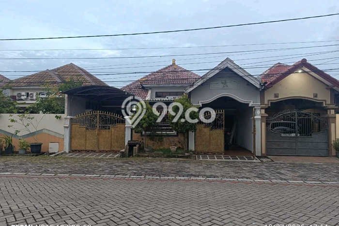 Rumah Modern Minimalis 5 Kamar Siap Huni di Rungkut Rumah Modern Minimalis 5 Kamar Siap Huni di Rungkut