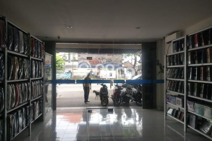 AREA SUPER PREMIUM! Ruko di Tonja, Luas 180m², Kawasan Komersial AREA SUPER PREMIUM! Ruko di Tonja, Luas 180m², Kawasan Komersial