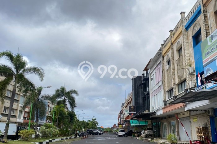 Area Ramai! Ruko Dijual di Denpasar Barat untuk Bisnis Luas Bangunan 270m2 Area Ramai! Ruko Dijual di Denpasar Barat untuk Bisnis Luas Bangunan 270m2