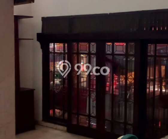 Rumah Elit Modern Tanpa Renovasi di Joglo Jakarta Barat Rumah Elit Modern Tanpa Renovasi di Joglo Jakarta Barat