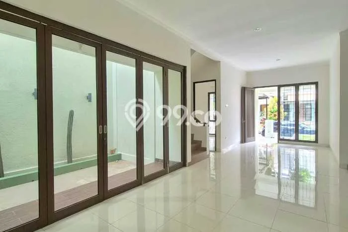 Rumah sewa siap pakai 4 KT di Bintaro, Tangerang Selatan Rumah sewa siap pakai 4 KT di Bintaro, Tangerang Selatan