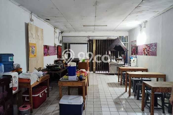 Unit Ruko Disewakan di Otista di Area Ramai & Strategis Unit Ruko Disewakan di Otista di Area Ramai & Strategis