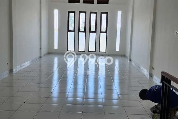 Ruko Disewa di Bandung dengan LB 216m2 Area Komersial Ramai Ruko Disewa di Bandung dengan LB 216m2 Area Komersial Ramai