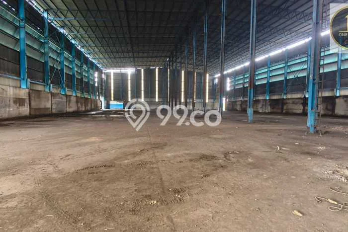 Disewakan Gudang di Kawasan Ramai Moch Toha Luas 4320m2 Disewakan Gudang di Kawasan Ramai Moch Toha Luas 4320m2