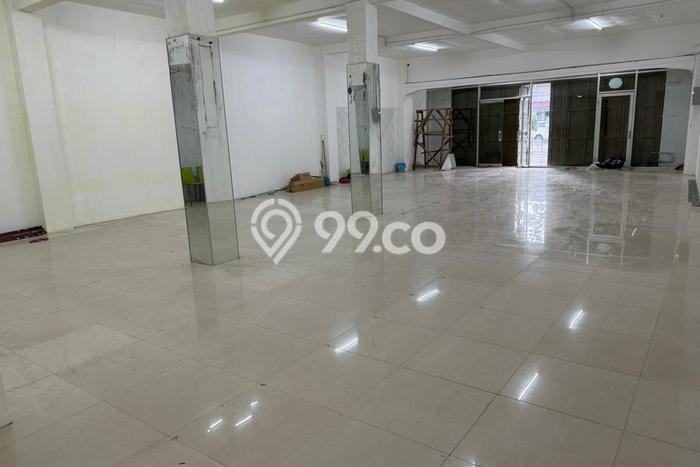 Unit Ruko Disewakan di Gatot Subroto di Area Ramai & Strategis Unit Ruko Disewakan di Gatot Subroto di Area Ramai & Strategis