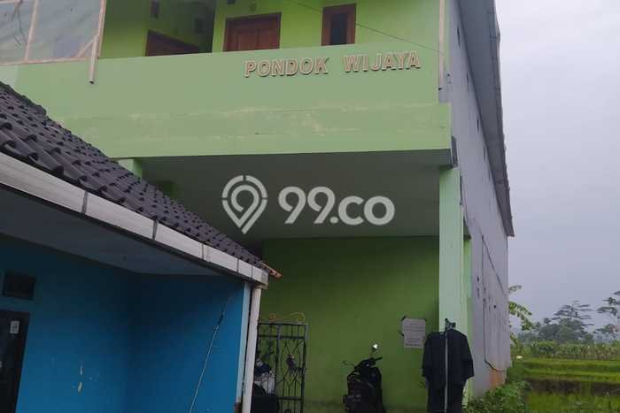 Rumah Kost untuk Dijual di Kuningan dengan 18 KT, 18 KM, Luas 350m2 Rumah Kost untuk Dijual di Kuningan dengan 18 KT, 18 KM, Luas 350m2