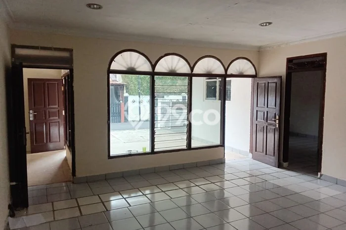 Lokasi terbaik! Rumah siap pakai dikontrakkan di Pasar Minggu LB 150m2 Lokasi terbaik! Rumah siap pakai dikontrakkan di Pasar Minggu LB 150m2
