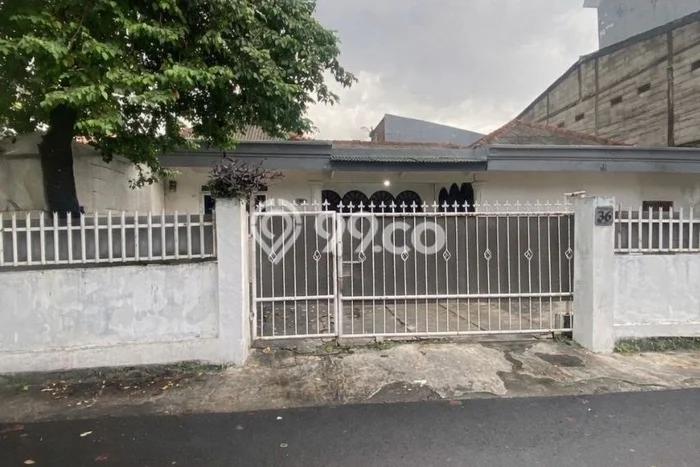 Lokasi terbaik! Rumah siap pakai dikontrakkan di Pasar Minggu LB 150m2 Lokasi terbaik! Rumah siap pakai dikontrakkan di Pasar Minggu LB 150m2