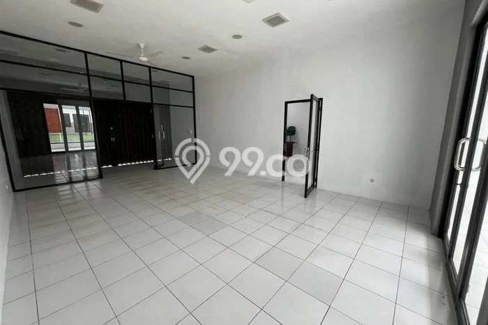 Komersial disewakan lokasi strategis Limo Depok 180m2 Komersial disewakan lokasi strategis Limo Depok 180m2