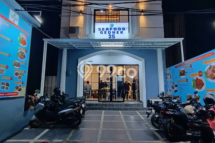 Ruko bagus disewakan di Jagakarsa Jakarta Selatan dengan LB 136m2 harga sewa terbaik Ruko bagus disewakan di Jagakarsa Jakarta Selatan dengan LB 136m2 harga sewa terbaik