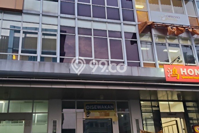 FOR RENT! Ruko di Summarecon Bekasi Cocok untuk Bisnis 270m2 FOR RENT! Ruko di Summarecon Bekasi Cocok untuk Bisnis 270m2