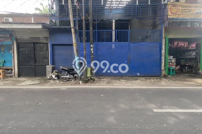 Gudang untuk disewa di Ciracas punya LT 120m2 & LB 180m2 harga sewa kompetitif Gudang untuk disewa di Ciracas punya LT 120m2 & LB 180m2 harga sewa kompetitif