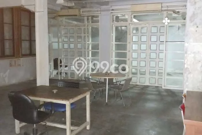 Unit Kantor Dijual di Jakarta Barat LT 465m2 & LB 903m2 Unit Kantor Dijual di Jakarta Barat LT 465m2 & LB 903m2