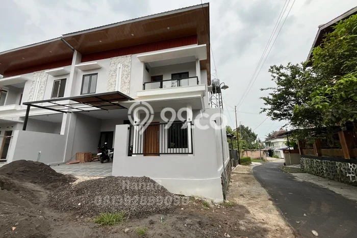 For Sale Rumah 3 Kamar Lokasi Ideal Nyaman dan Strategis di Godean For Sale Rumah 3 Kamar Lokasi Ideal Nyaman dan Strategis di Godean